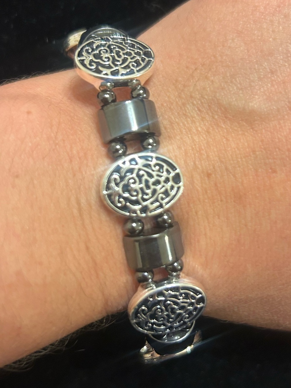Silver Tone Hematite & Filigree Stretch Bracelet Floral Medallion Statement Jewe